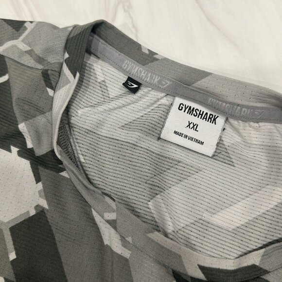 Gymshark Men’s Geometric Camo Performance Stretch Athleisure Shirt Size XXL - Picture 3 of 5